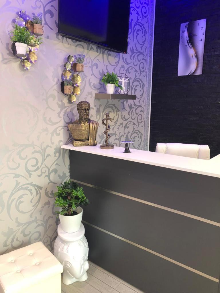 Emporium 4*